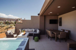Townhome w Private Hot Tub Air Hockey and more